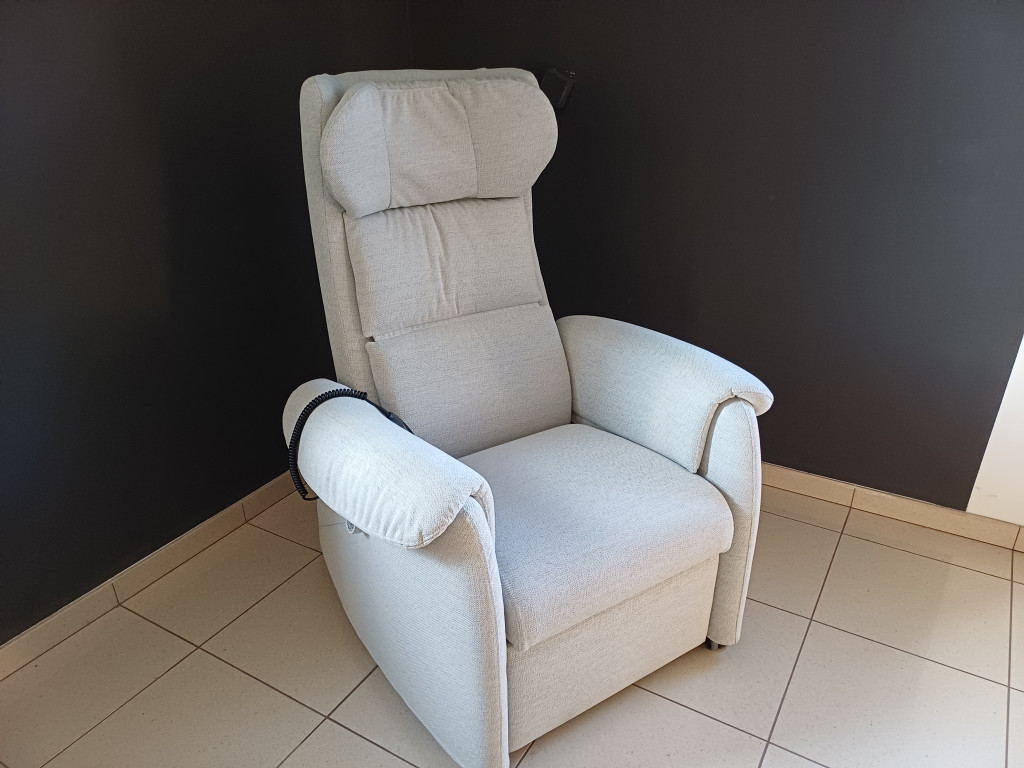 EVENES NICOLE 1/35 250111 PP JECH - Rajská zahrada #1